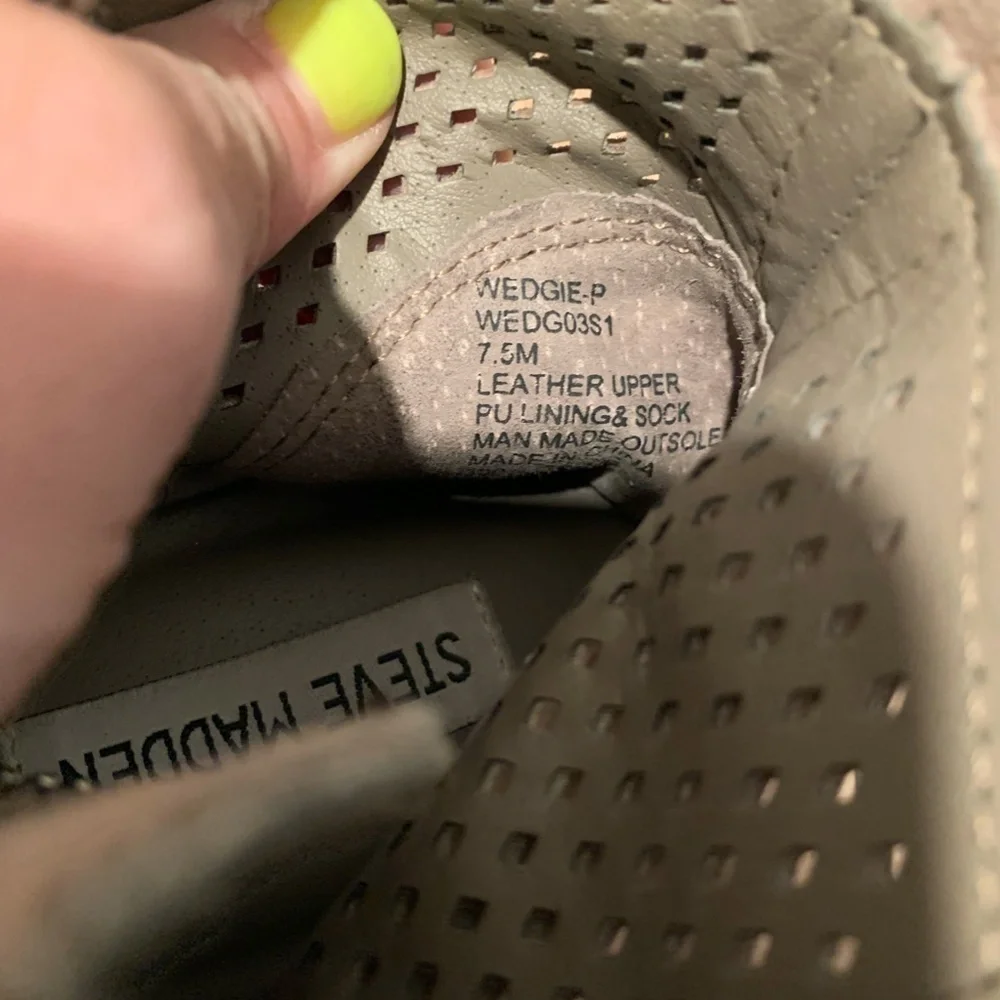 Steve Madden Wedgie Wedge Sneakers in Taupe Size 7.5